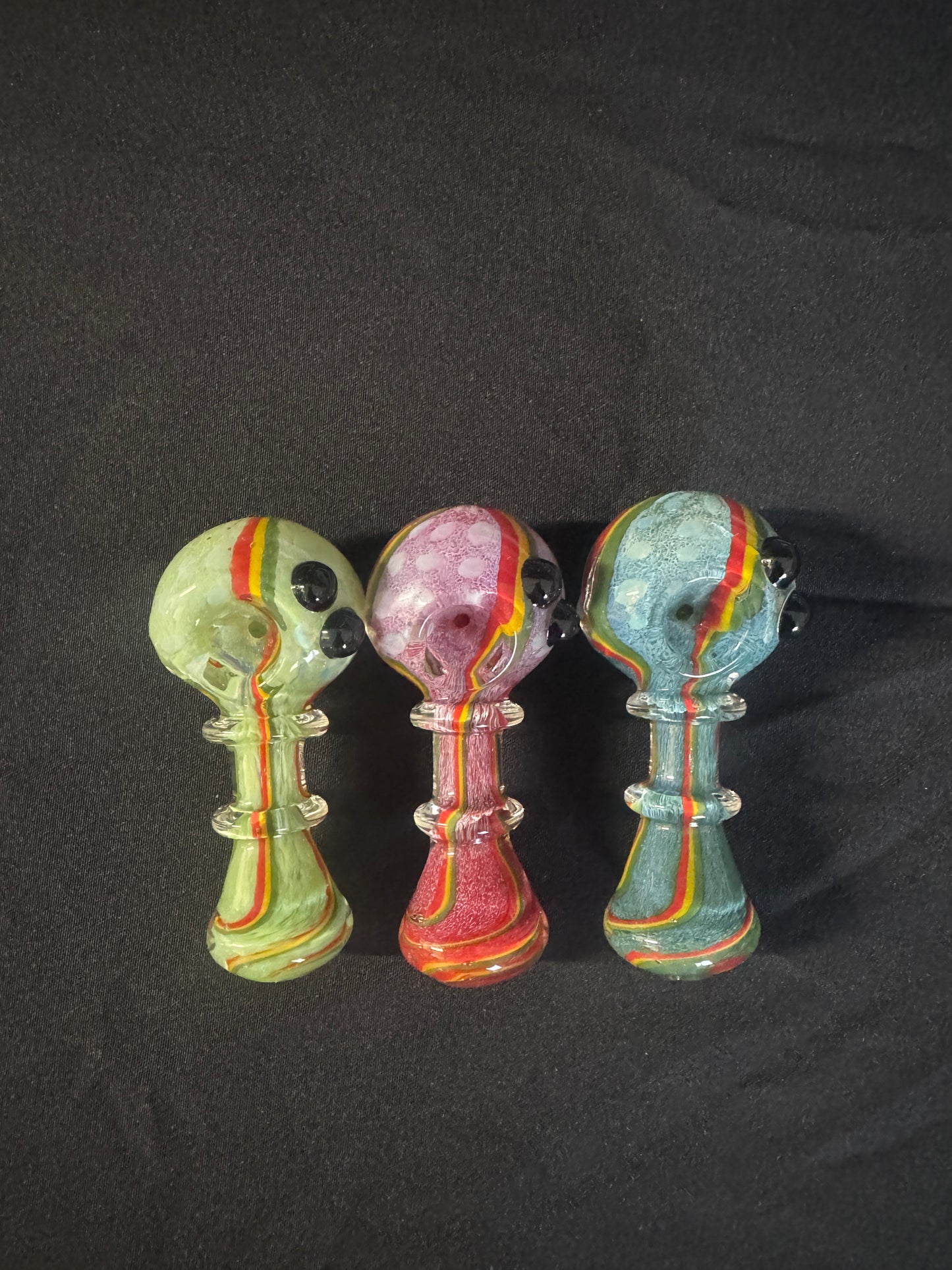 856 RKQG35 5” frit Rasta hand pipe