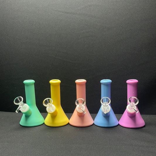 769 RKQG450 4.9” silicone beaker bong