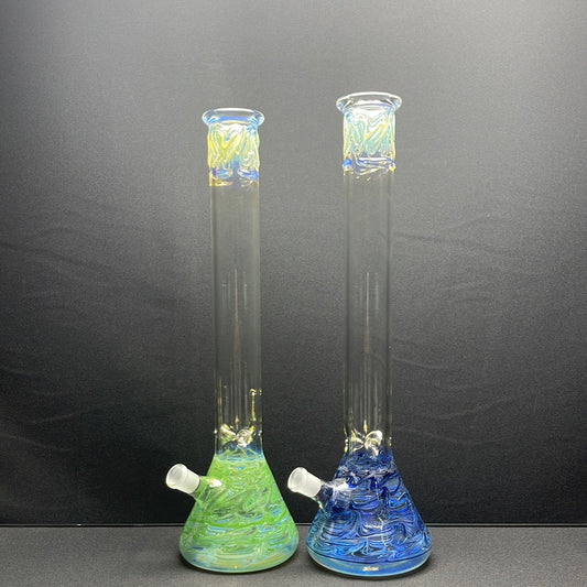 652 RKQG25 18” American made color art fumed Bkr bong