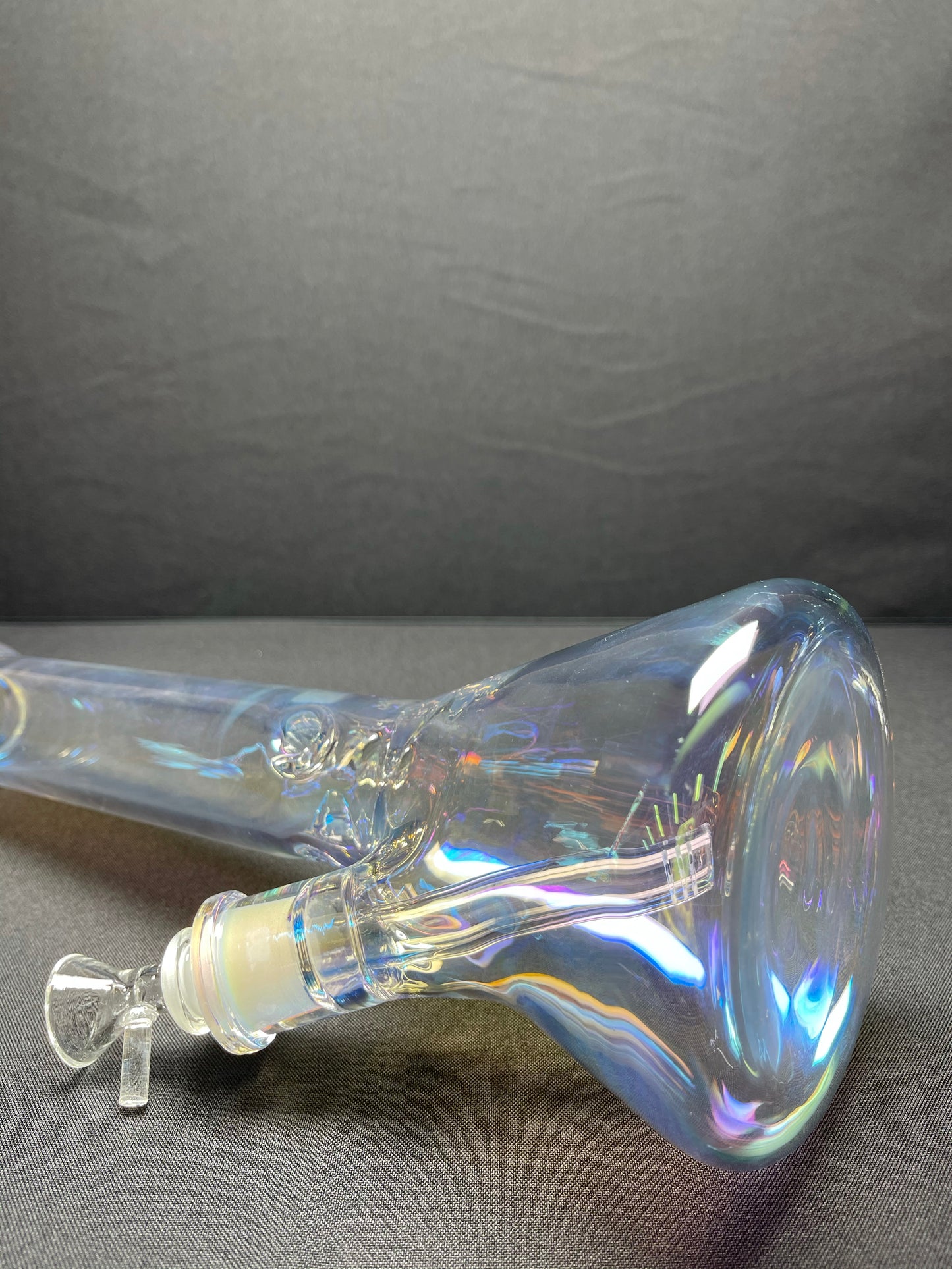 117 25RKQG 16” 7mm Rainbow beaker